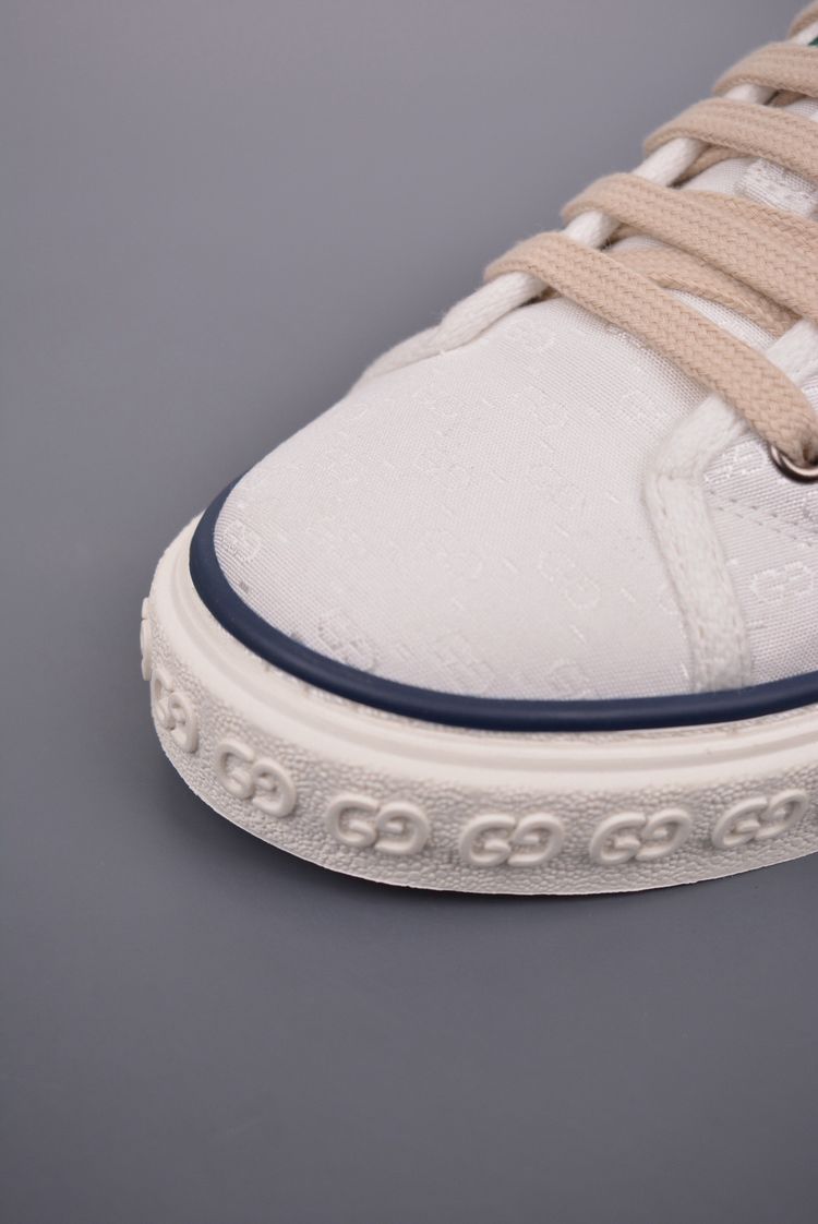Retro casual sneakers  image 4