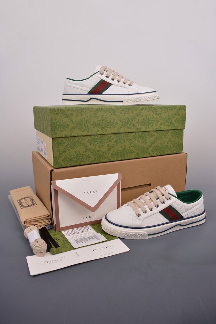 Gucci Retro casual sneakers  product image