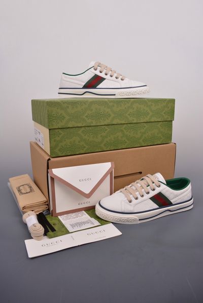 Retro casual sneakers