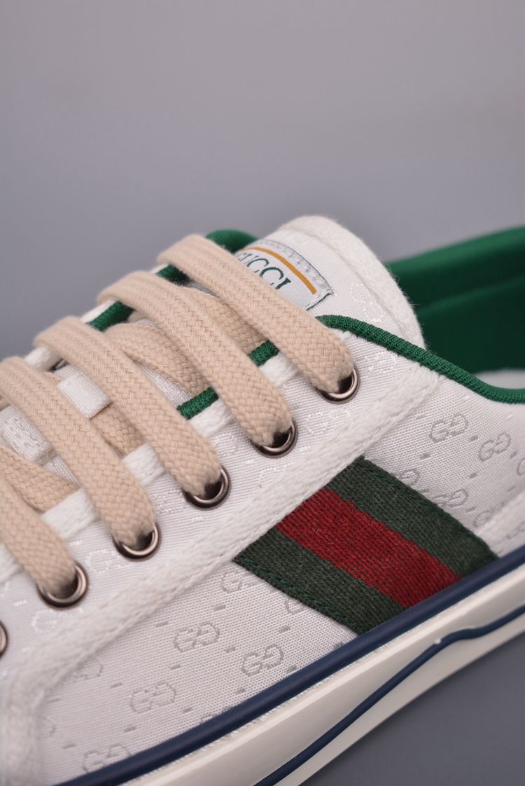 Retro casual sneakers  image 3