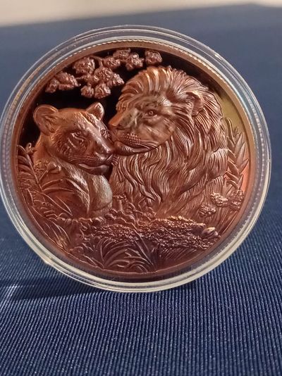 3D Decorative Coin With Lion And Lioness Design