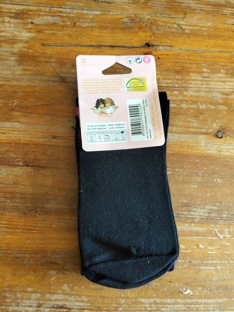 Immagine di Black Socks With Pink Hearts Fiorucci  4
