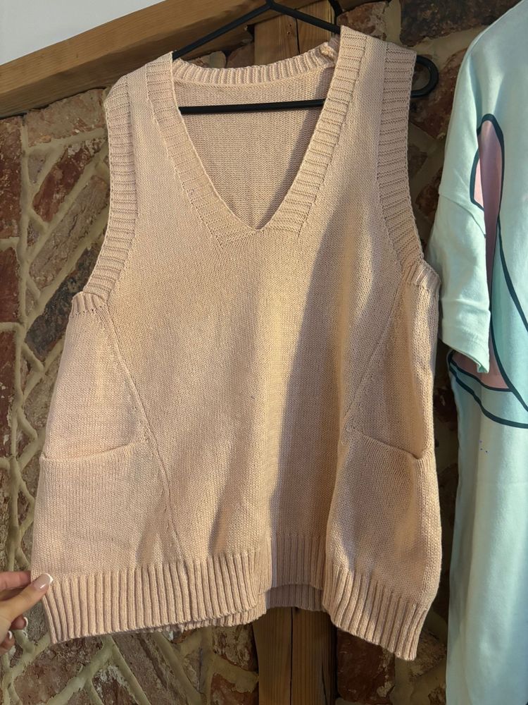 Other Knitted Sleeveless Vest product image