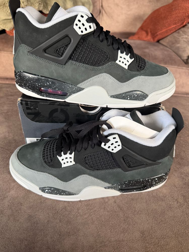 Nike Air Jordan 4 Retro Sneakers image 1