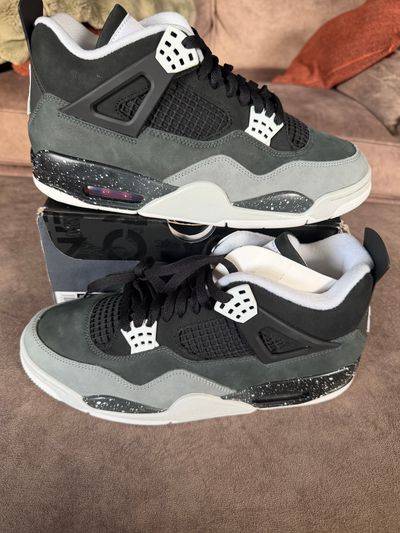 Nike Air Jordan 4 Retro Sneakers