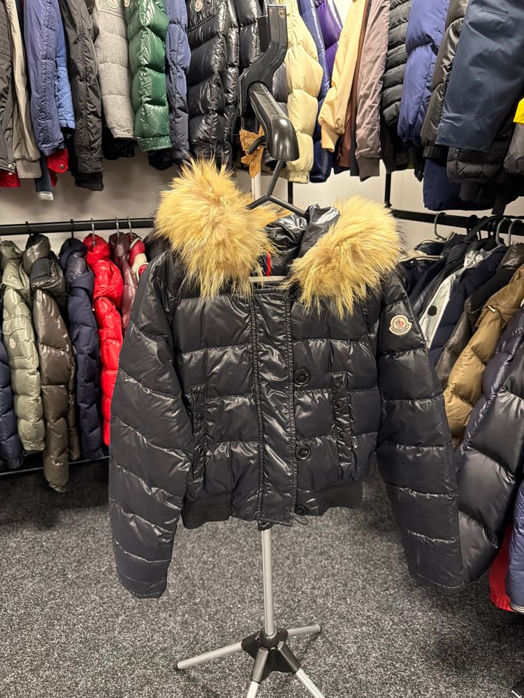 Woman’s xs Moncler Black Puffer Jacket With Fur Hood