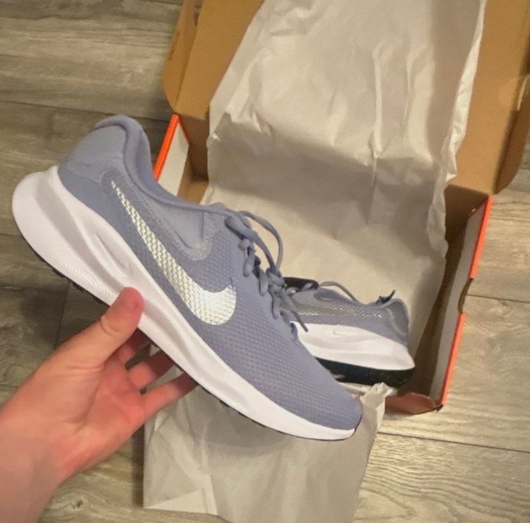 Nike Running Shoes revolution 7