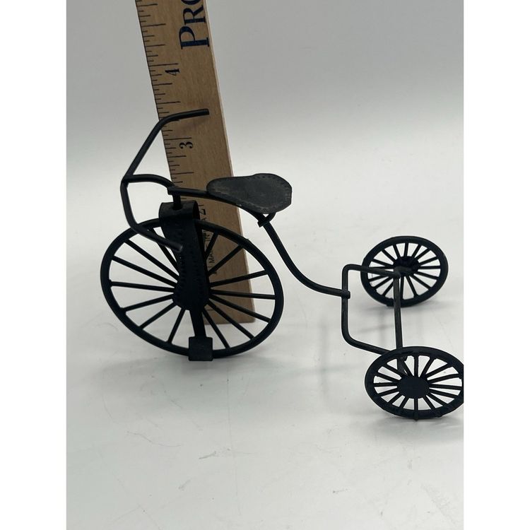 Black Metal Tricycle Model image 1