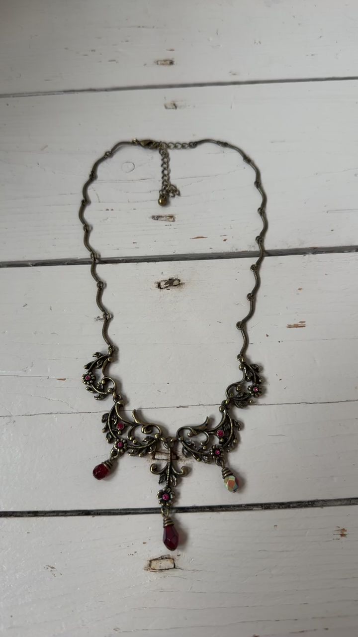 Necklace image 1