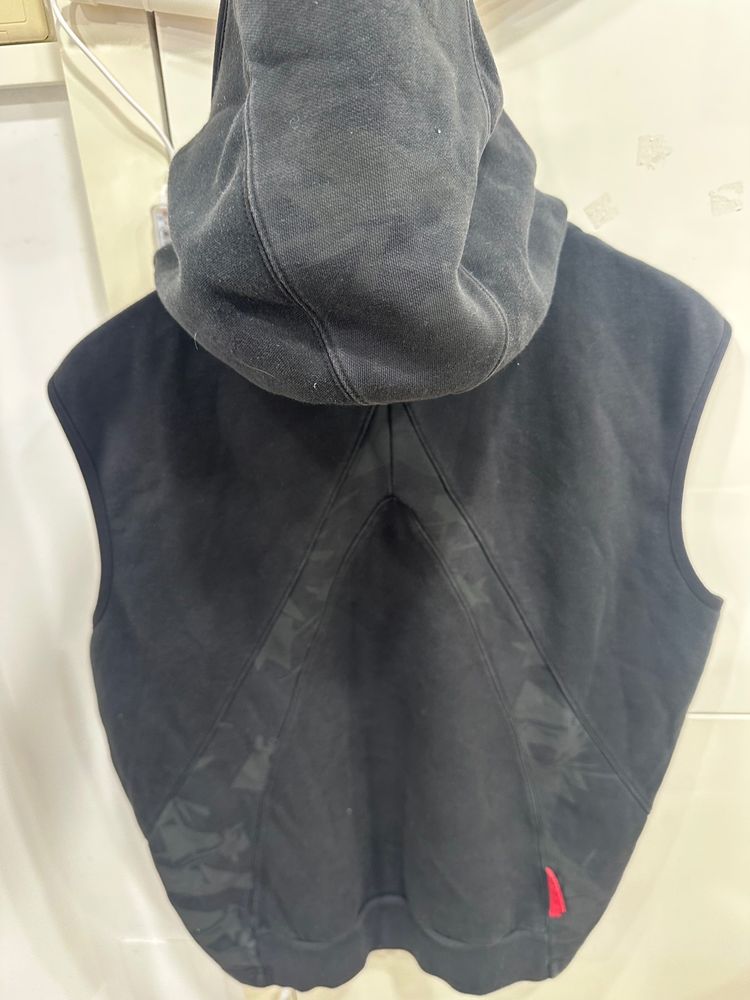 Nike sleeveless hoodie 2