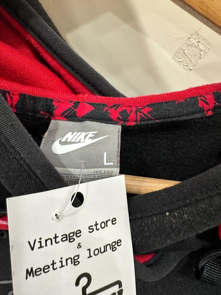 Nike sleeveless hoodie 6