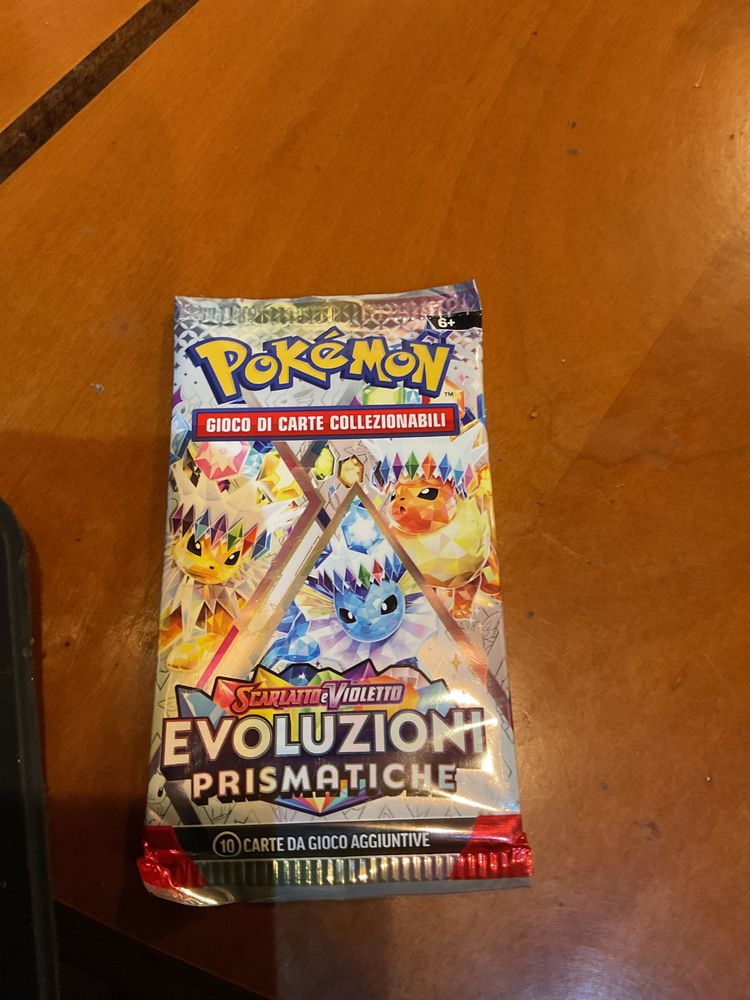 Pokémon Evoluzioni Prismatiche Trading Card Game Booster Pack