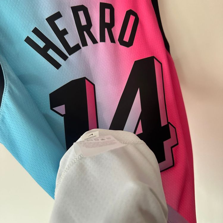 Miami Heat Tyler Herro Nike jersey - Medium image 8