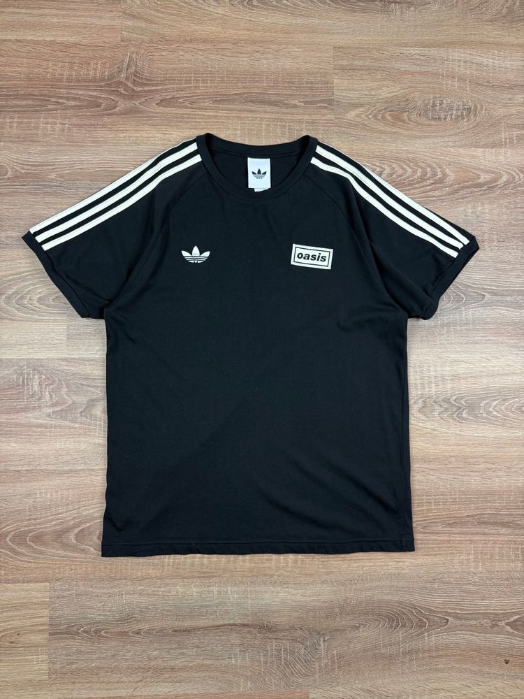 Immagine di 2025 Black Adidas Oasis Live' 25 T-shirt (L) 1