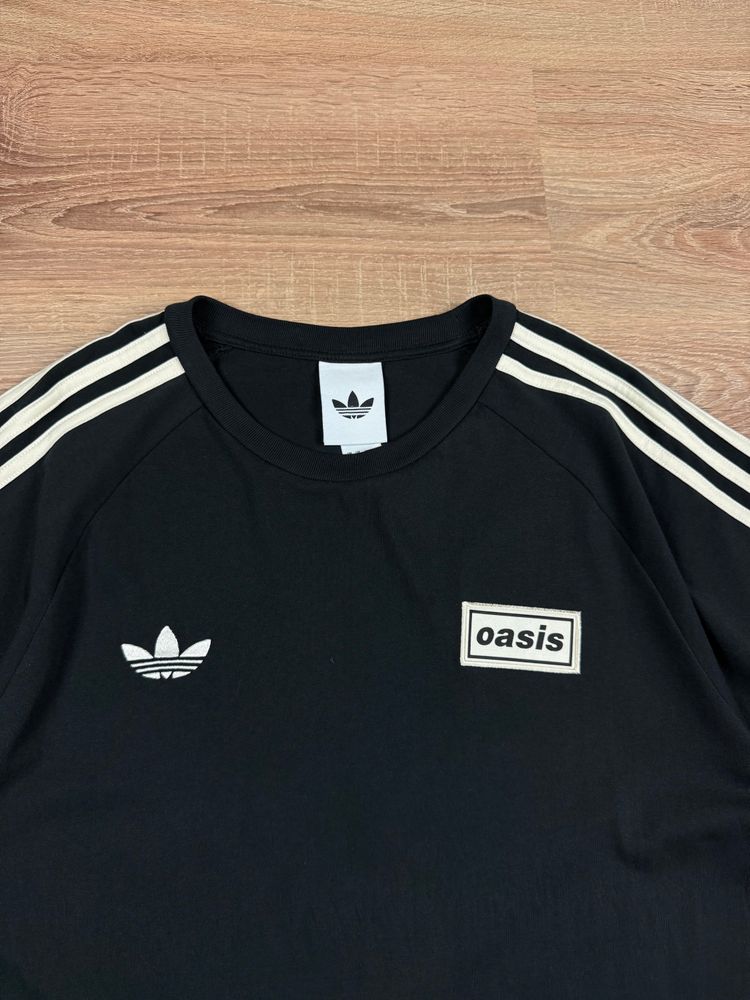 Immagine di 2025 Black Adidas Oasis Live' 25 T-shirt (L) 2