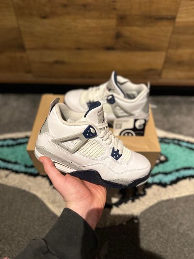 Nike Air Jordan 4 “Midnight navy” U.K. 5GS
