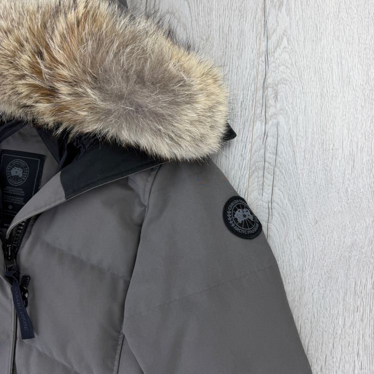 Immagine di Canada Goose Women’s Loretta Graphite Parker Jacket - XS 6