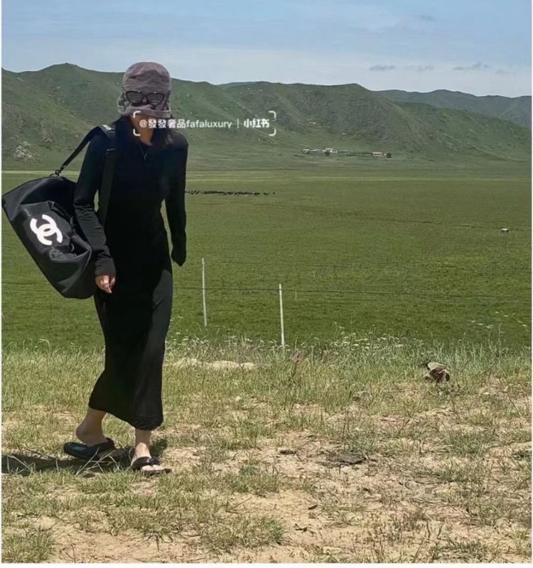 Black Duffle Bag With White Logo image 7