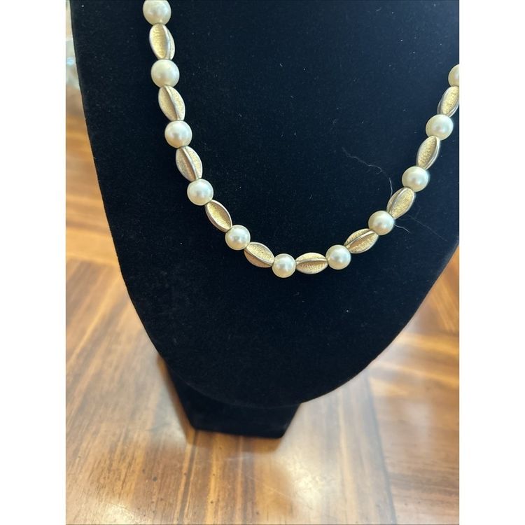 Pearl And Gold Bead Necklace obraz 2