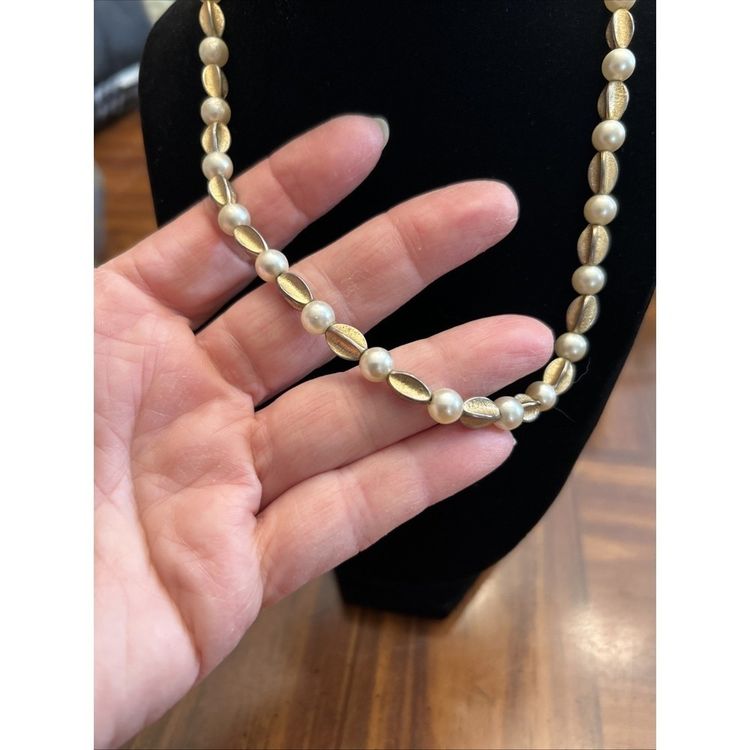 Pearl And Gold Bead Necklace obraz 3