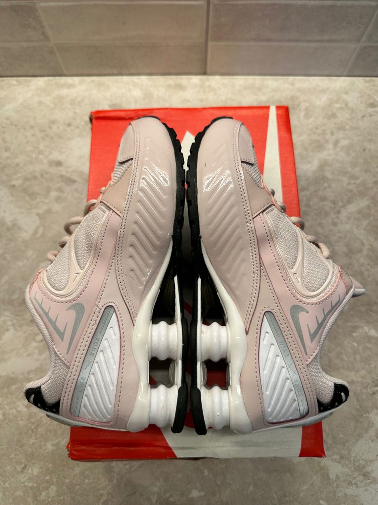 Nike Shox Sneakers 4