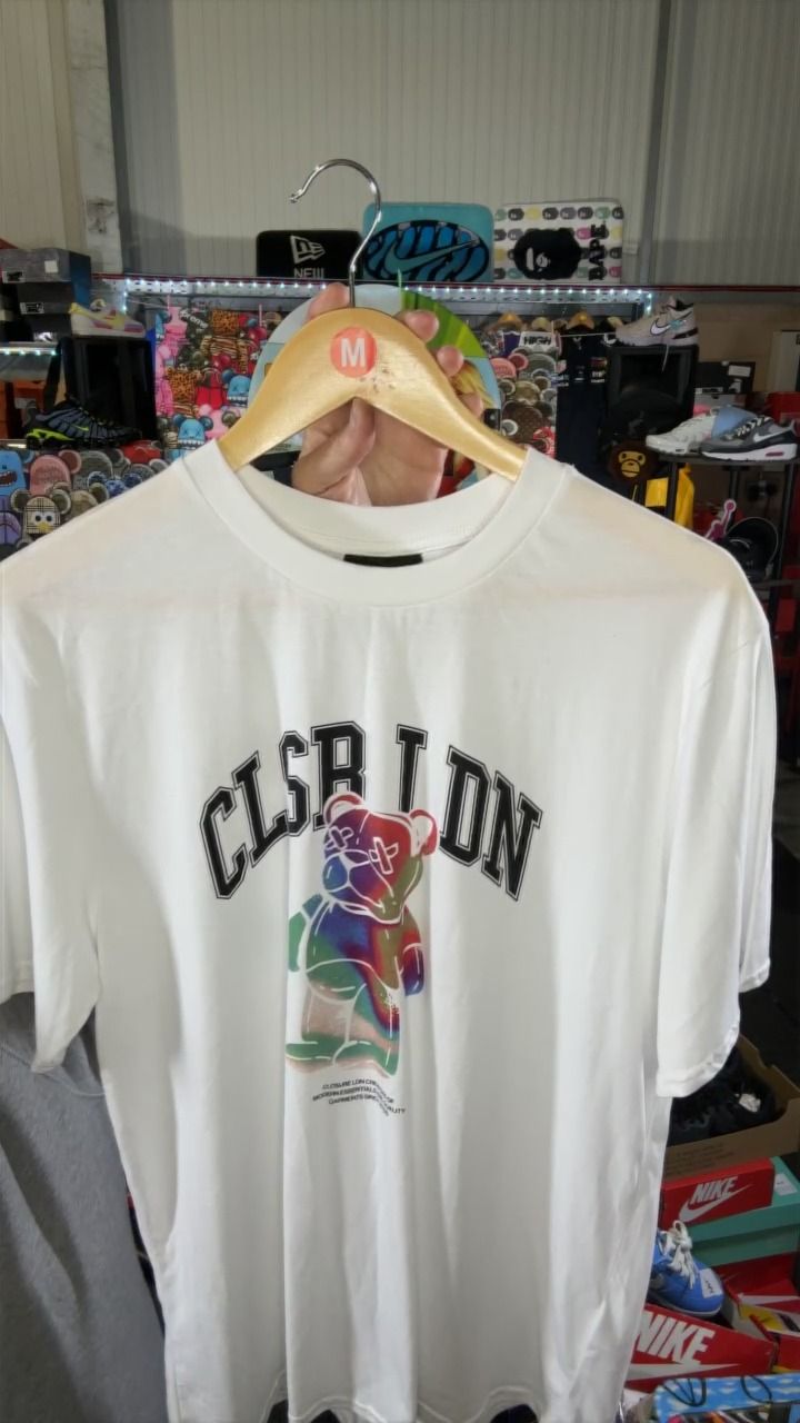 Other CLOSURE LONDON  BEAR BRICK T SHIRT SIZE MEDIUM product image
