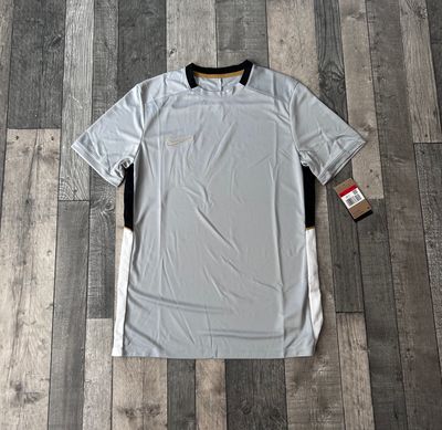 Nike Dri-Fit Academy T-shirt (Slim Fit) ‘Smoke Grey Metallic Gold’ - Size Large 2XL