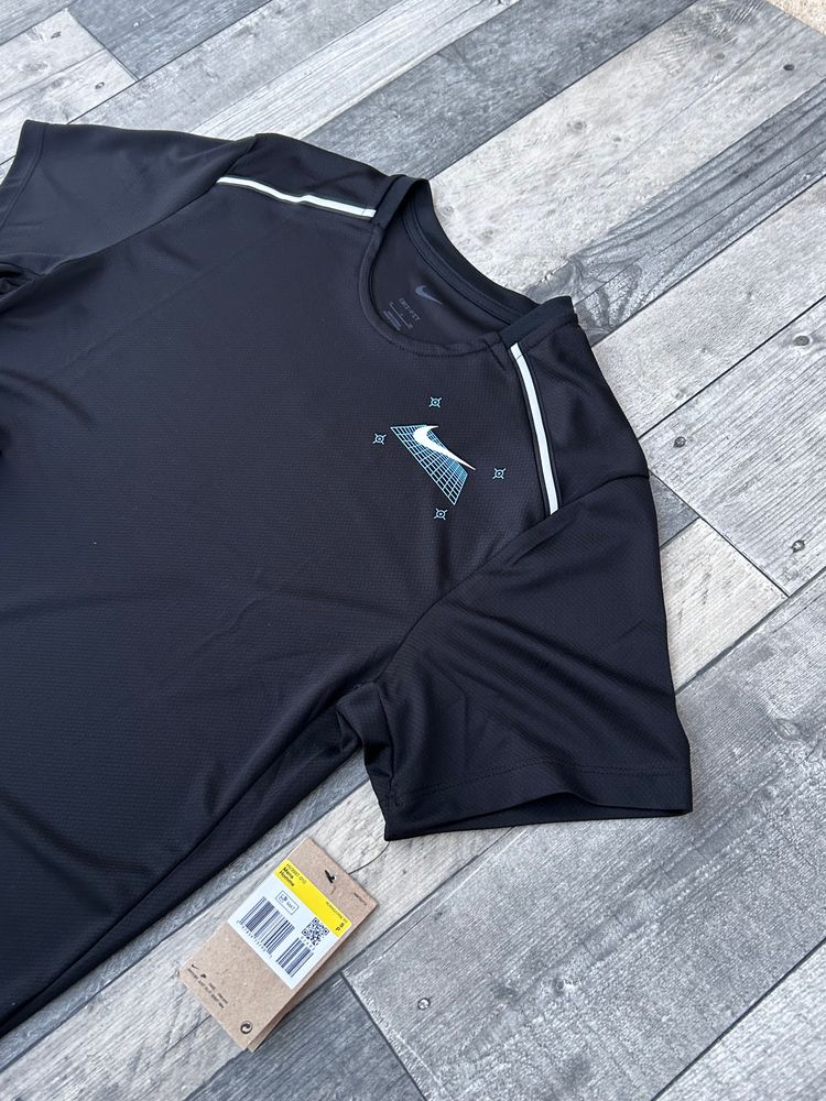 Nike Dri-Fit Grid Miler T-shirt & Short Set ‘Black Reflective’ - Size Small    5