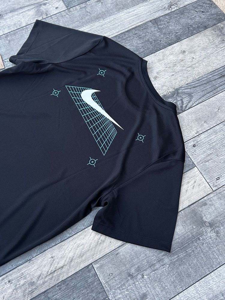 Nike Dri-Fit Grid Miler T-shirt & Short Set ‘Black Reflective’ - Size Small    8