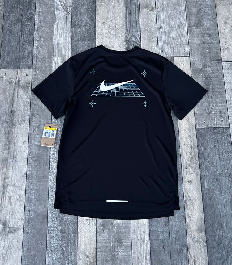 Nike Dri-Fit Grid Miler T-shirt & Short Set ‘Black Reflective’ - Size Small    3