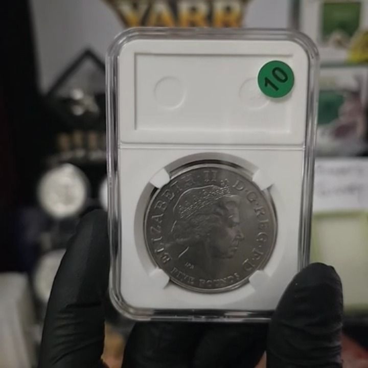 Other £5 coin trafalgar in case product image