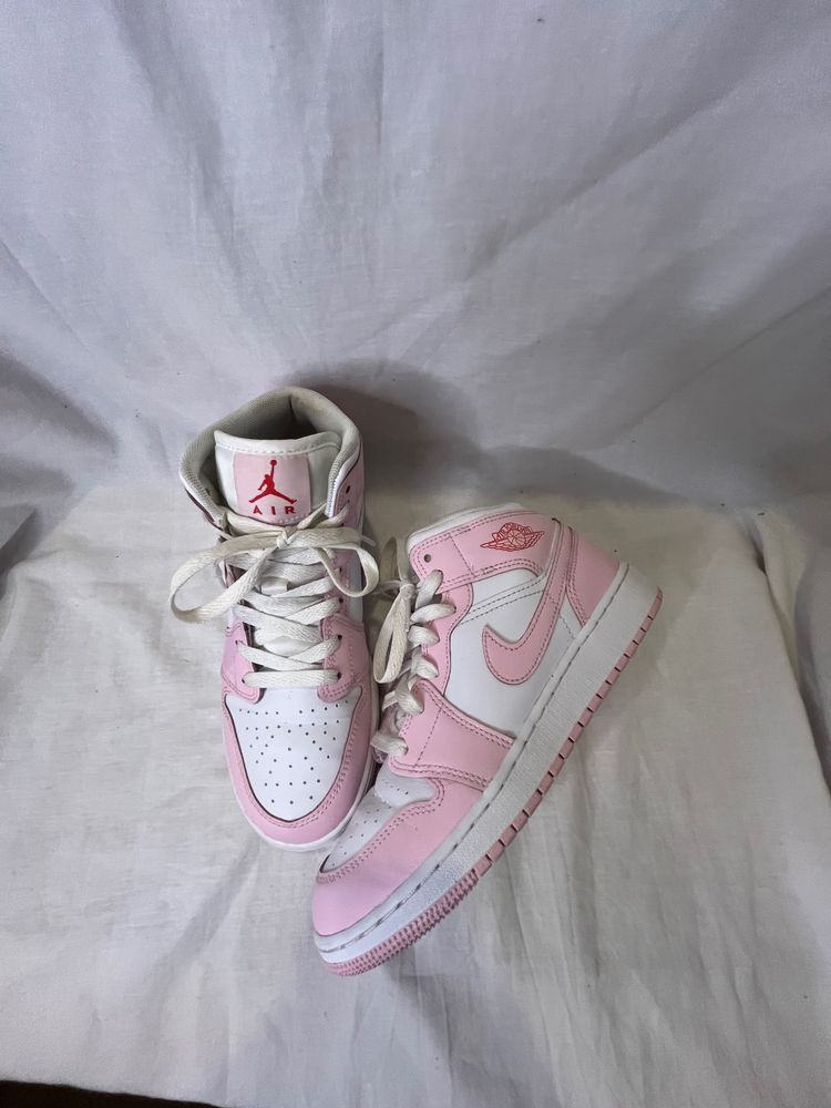 Woman's Nike Air Jordan 1 Mid Foam Pink/White-Fire Red size 5uk