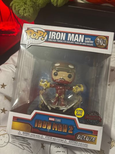 Iron Man Pop! Figure With Gantry