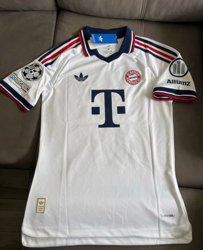 Camiseta talla M Bayer versión jugador sin estrenar!!
