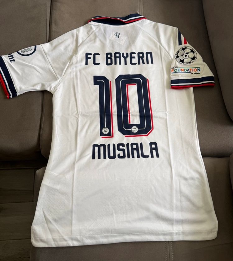 Camiseta talla M Bayer versión jugador sin estrenar!! imagen 2