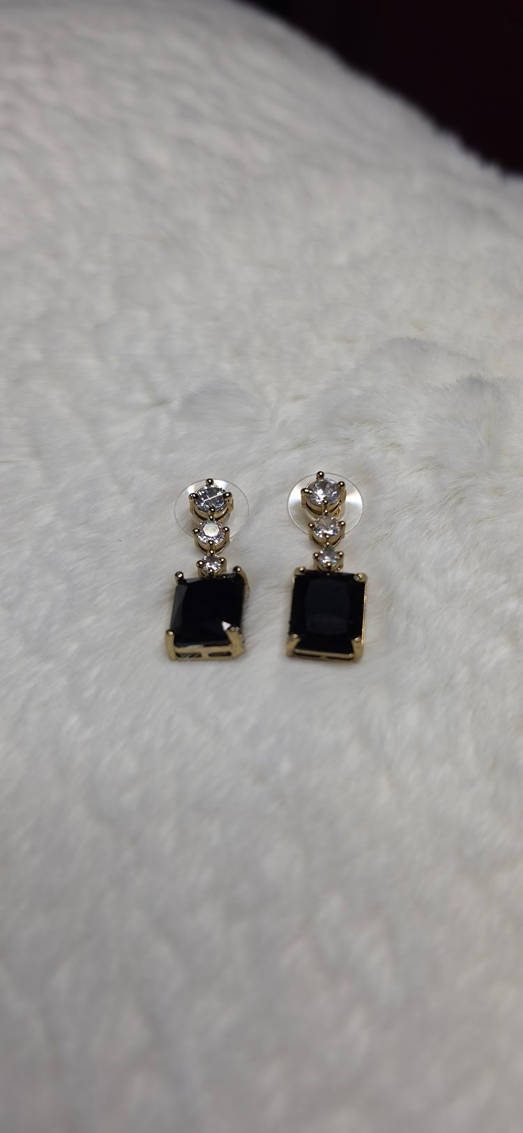 Immagine di Black And Clear Stone Drop Earrings 3