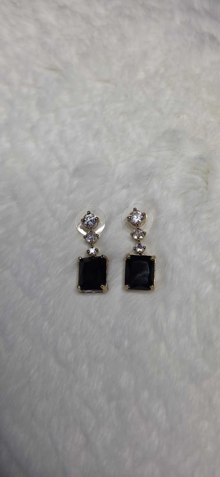 Immagine di Black And Clear Stone Drop Earrings 2
