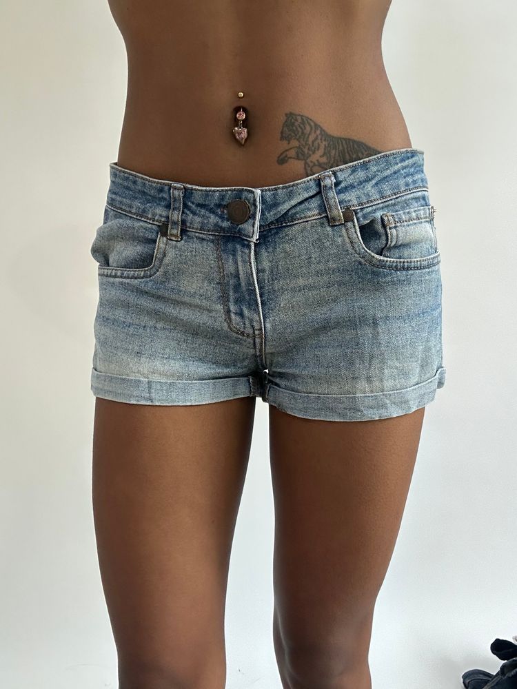 BEST PICKS | small/medium blue denim mini shorts imagen 3