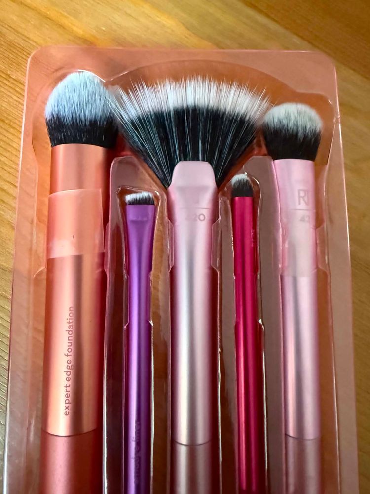 Real Techniques Artist Essentials Makeup Brush Set 2