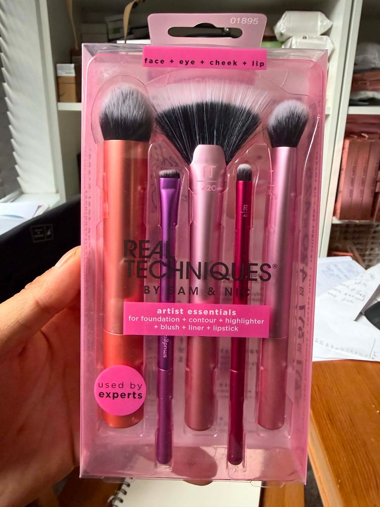 Real Techniques Artist Essentials Makeup Brush Set