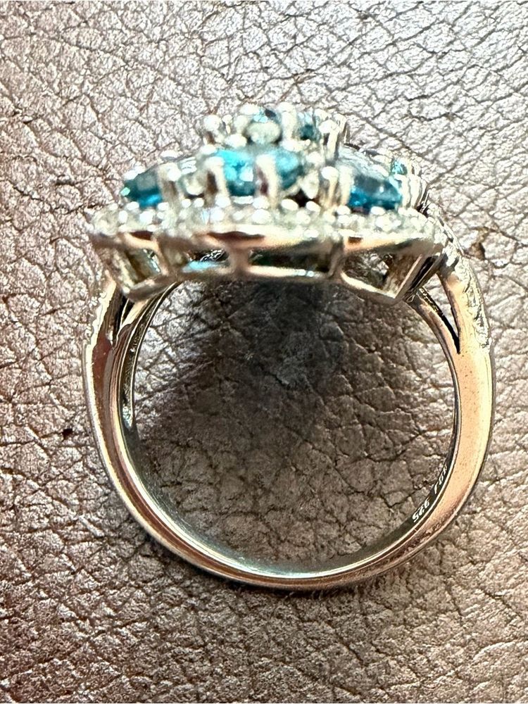 Silver Ring With Blue Stones And Butterfly Design imagen 3