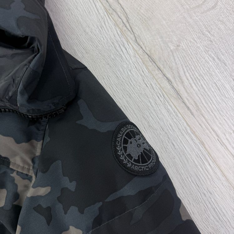 Canada Goose Men’s Camo Black Badge MacMillan - Medium imagen 7