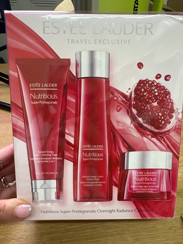 Estée Lauder Nutritious Super-Pomegranate Skincare Set