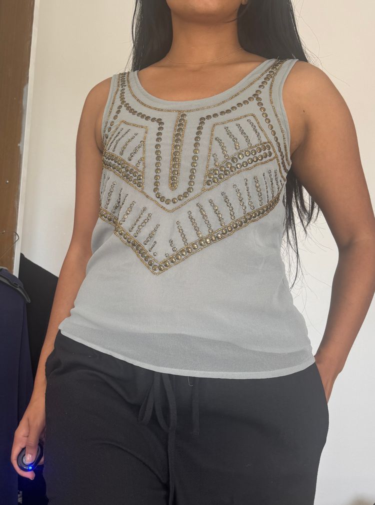 Bcbgos Sleeveless Embellished Top obraz 2