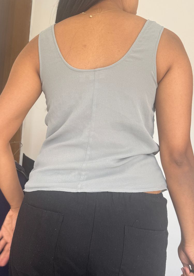 Bcbgos Sleeveless Embellished Top obraz 3