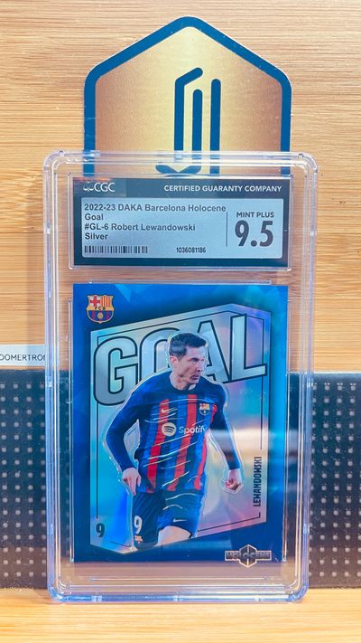 CGC 9,5 /25 - Robert Lewandowski - Barcelona - Goal - Silver - Daka Holocene 2022-23