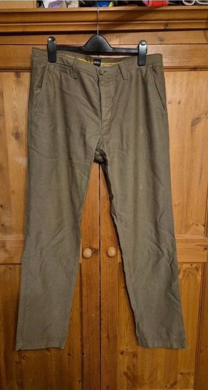 Hugo Boss Khaki Green Chino Trousers – Men’s W34 / 32 Leg  