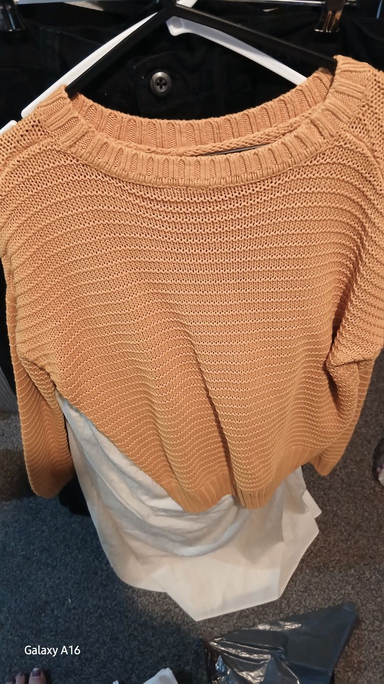 Divided Knitted Sweater 3