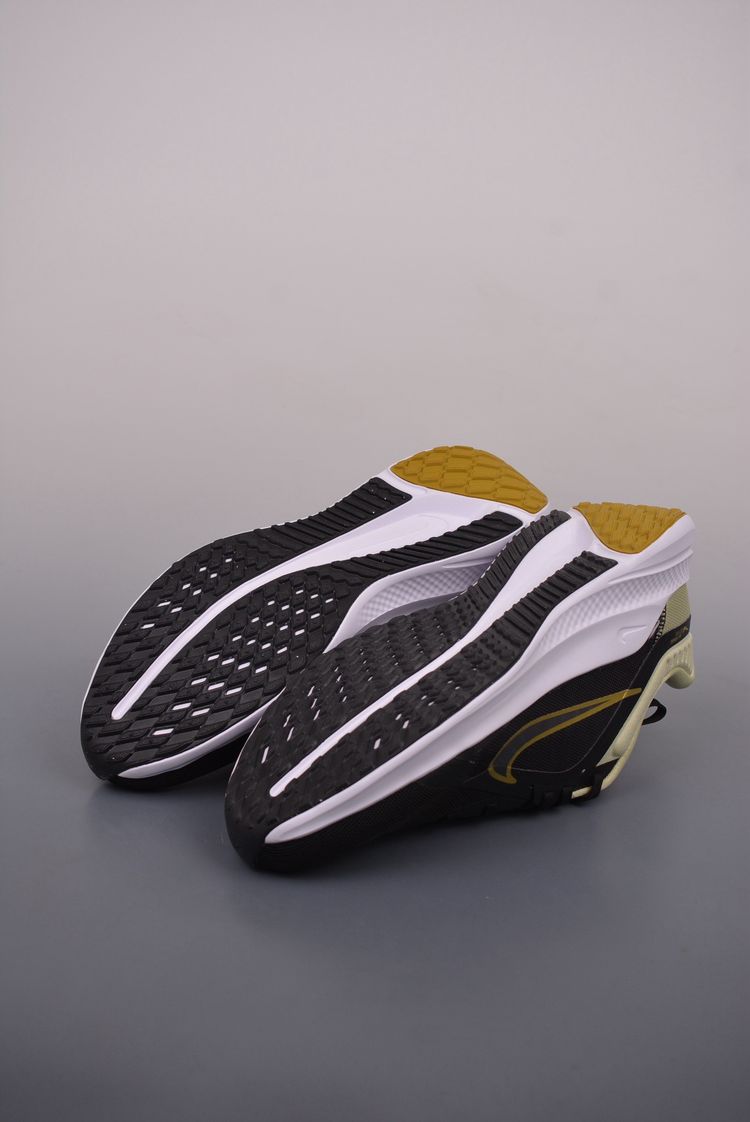 Nike Quest 3 Running Shoes 4