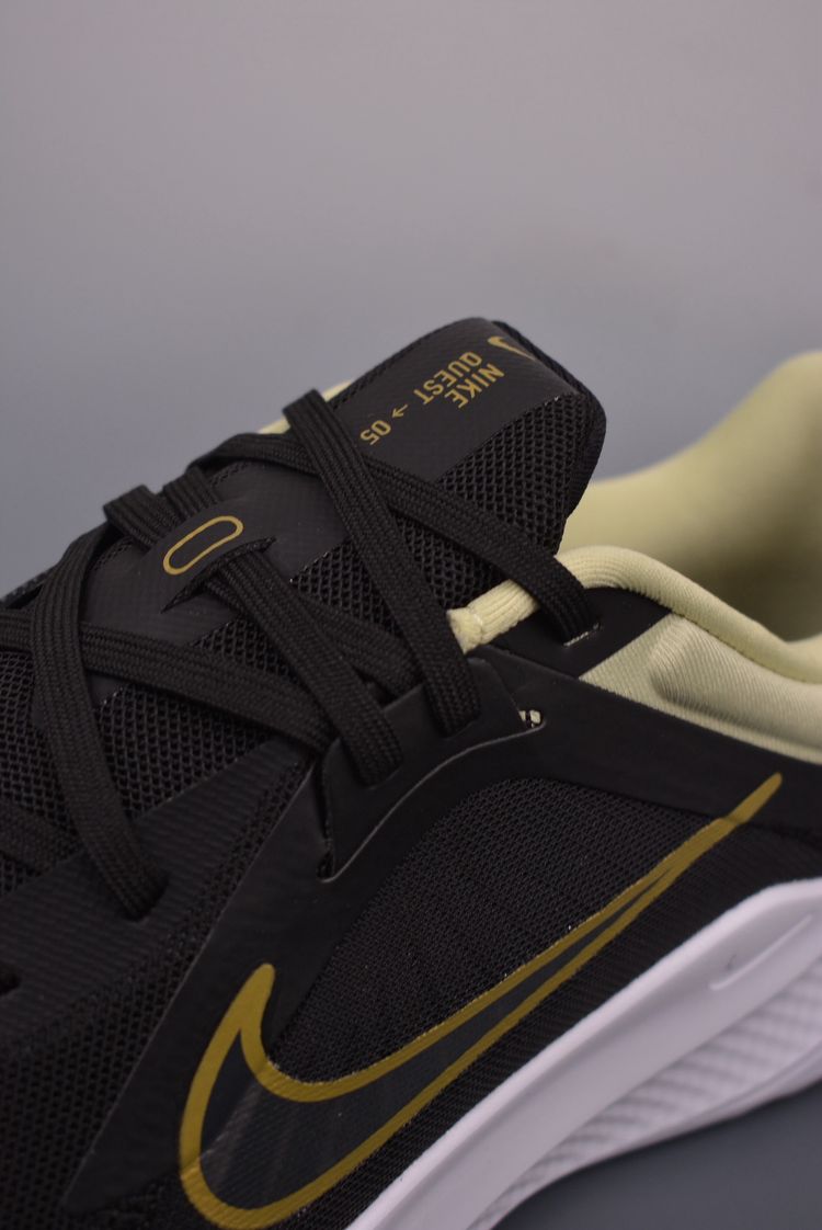 Nike Quest 3 Running Shoes 2